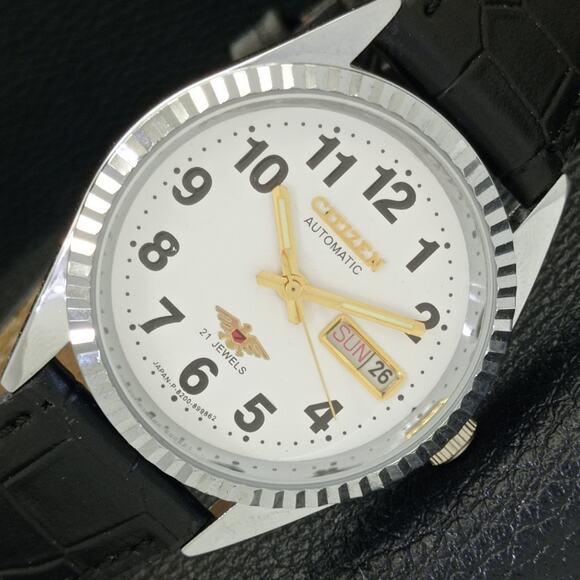 Vintage 1970 Citizen Automatic Mens Silver Watch W/daydate & Gold accents